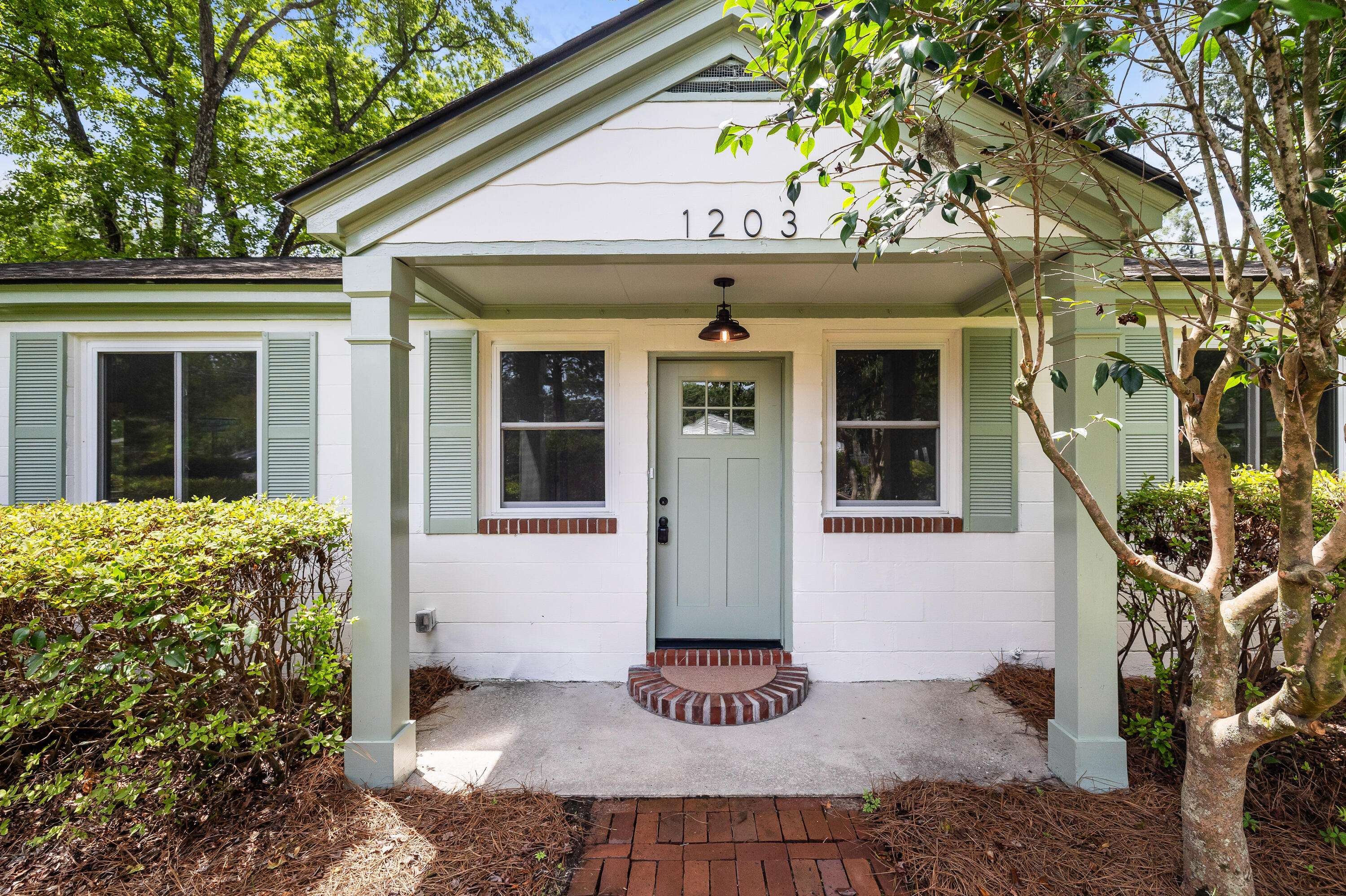 1203 Forestwood Dr, Charleston, SC 29407
