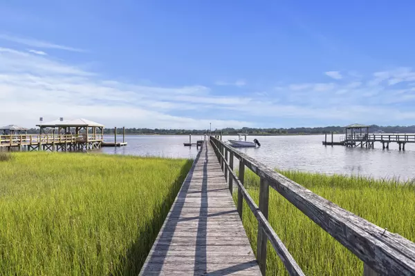 4601 Apple St, North Charleston, SC 29405
