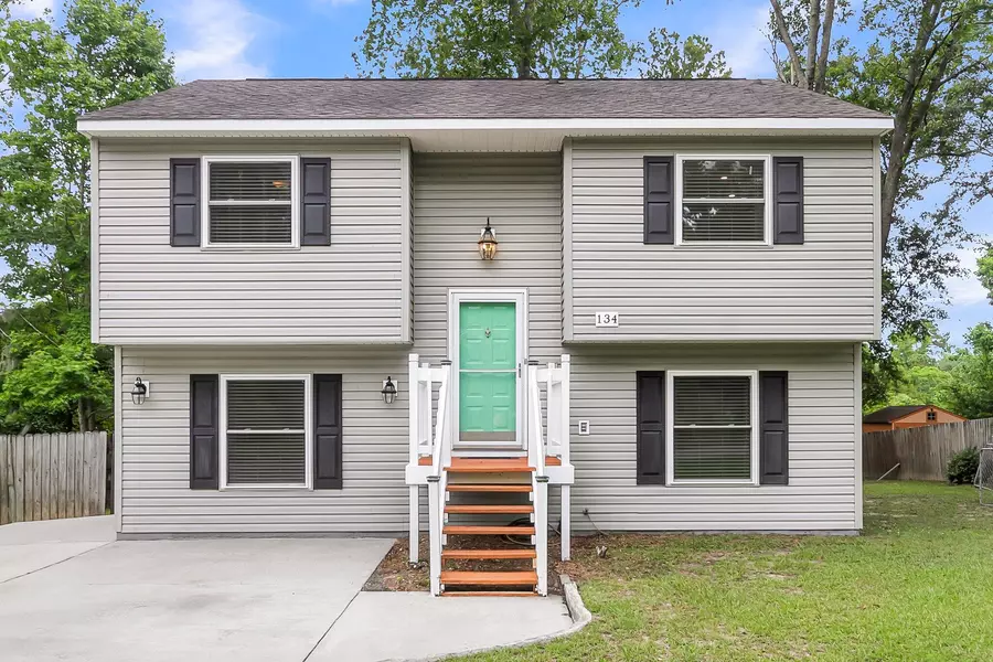 134 Hummingbird Ave, Ladson, SC 29456
