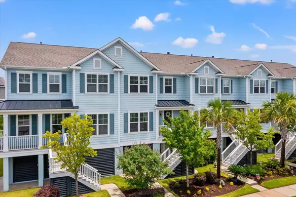 1582 Prince Edward St, Mount Pleasant, SC 29466