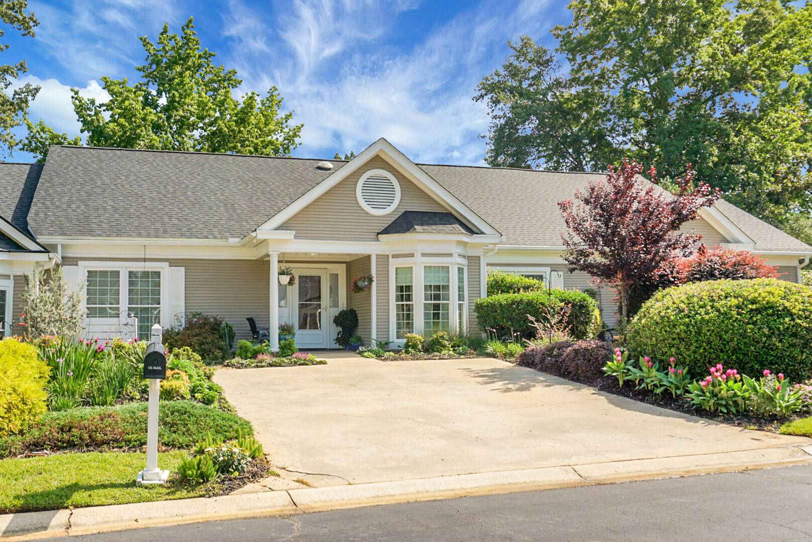 2438 Hansard Dr, North Charleston, SC 29406
