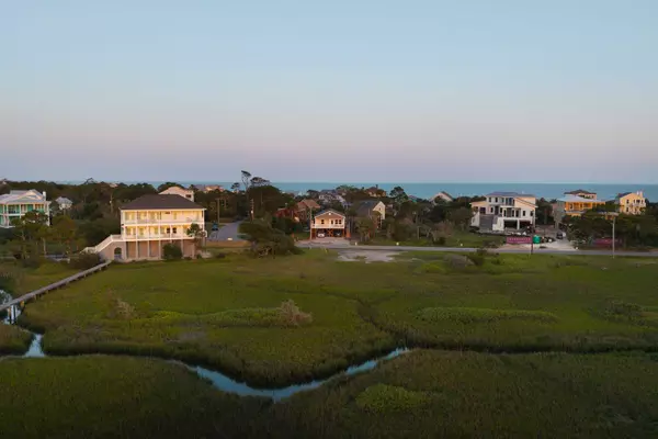 31 W 9th St, Folly Beach, SC 29439