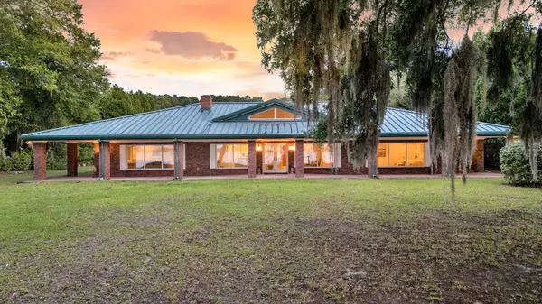 Wadmalaw Island, SC 29487,1085 Harts Bluff Rd