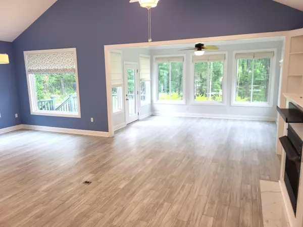 Elloree, SC 29047,142 Parklin Ln