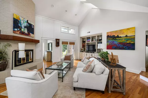 Mount Pleasant, SC 29464,914 Red Coat Run