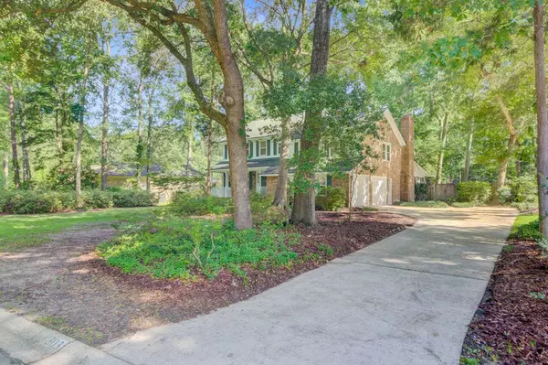 Summerville, SC 29485,303 High Grove Rd