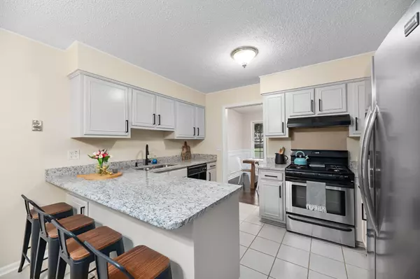 Summerville, SC 29485,105 Spring St