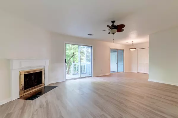 North Charleston, SC 29406,6275 Rolling Fork Rd #401