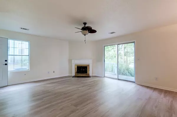 North Charleston, SC 29406,6275 Rolling Fork Rd #401