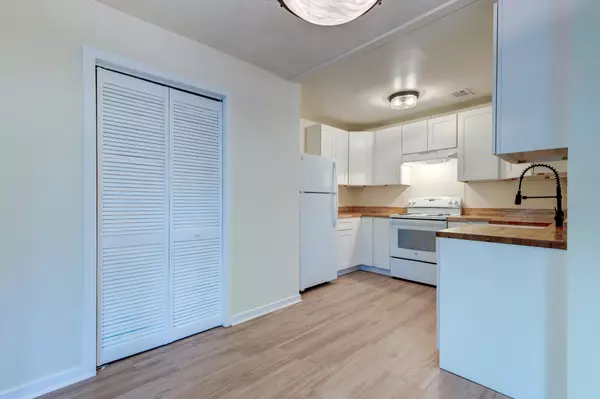 North Charleston, SC 29406,6275 Rolling Fork Rd #401