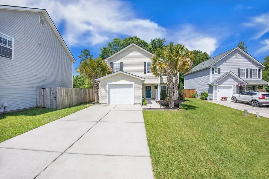 105 Lovette Ct, Goose Creek, SC 29445