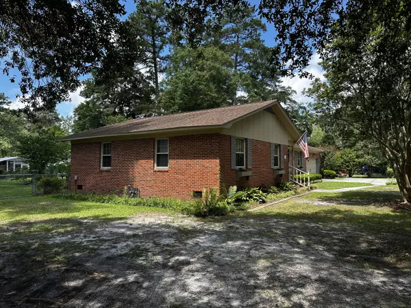 Walterboro, SC 29488,409 Azalea Dr