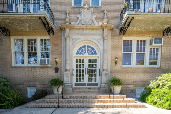 63 Rutledge Ave #8, Charleston, SC 29401