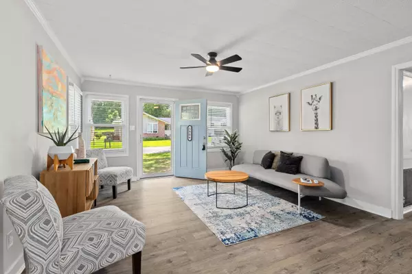 Hanahan, SC 29410,5904 Oak Street