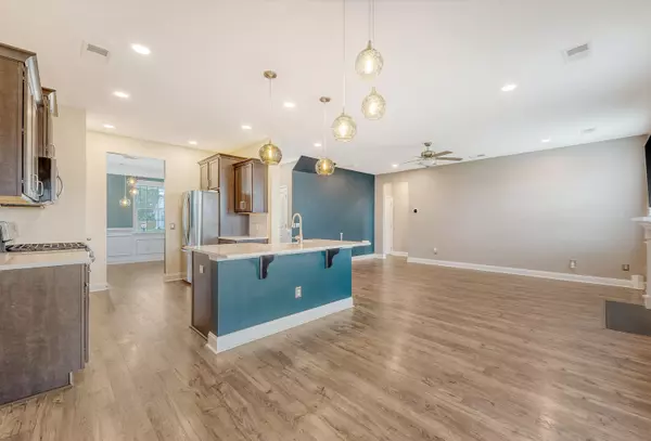 Summerville, SC 29486,602 Yellow Leaf Ln
