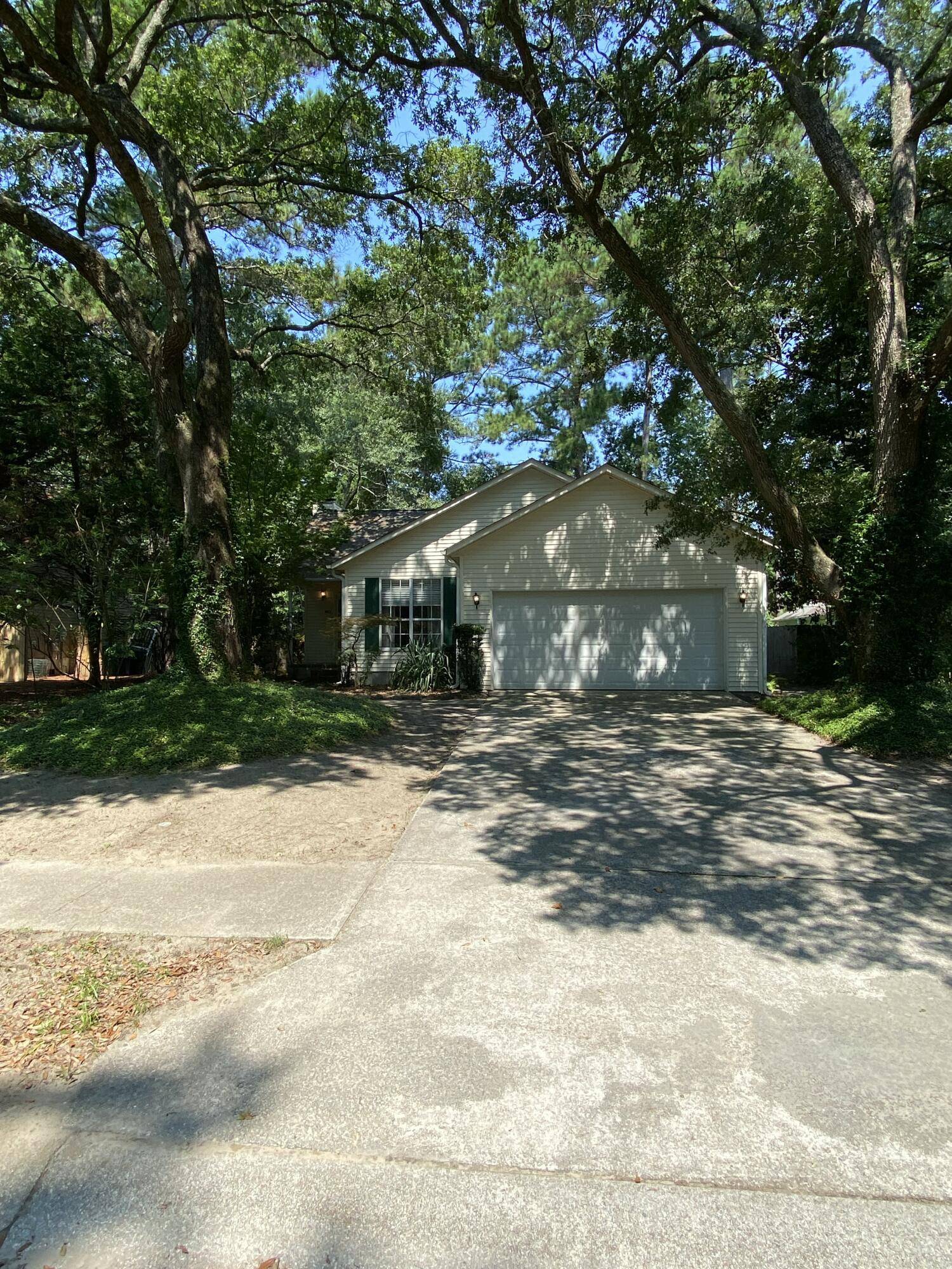 3587 Walkers Ferry Ln, Johns Island, SC 29455