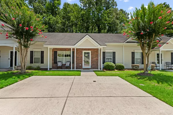 122 Stewart Pl, Summerville, SC 29485