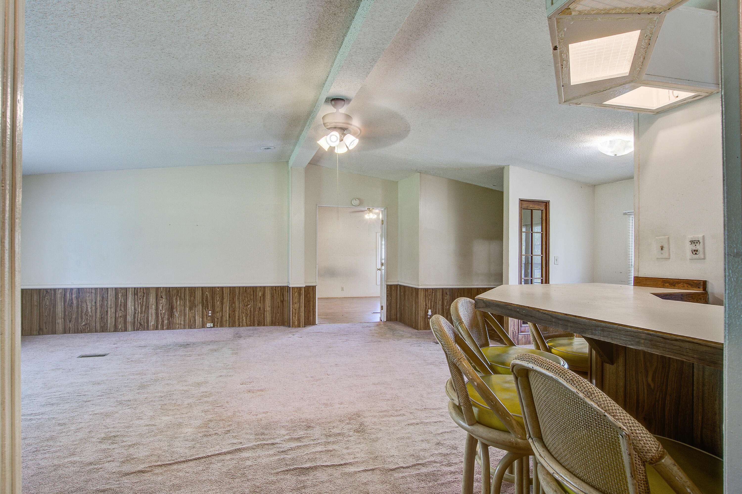 Bonneau, SC 29431,663 Barn Rd