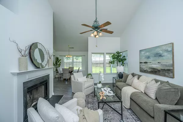 Summerville, SC 29483,207 Apache Dr