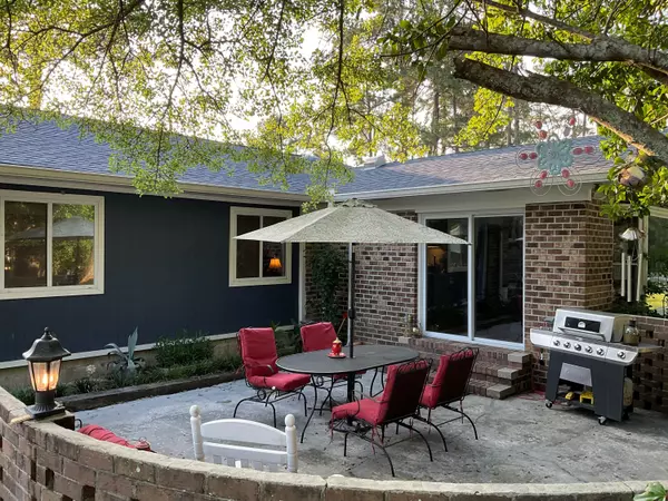 306 Park St, Saint George, SC 29477
