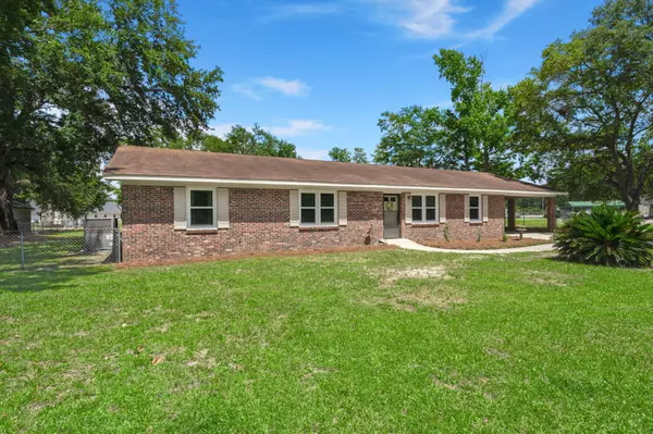 122 Lawrence Rd, Moncks Corner, SC 29461