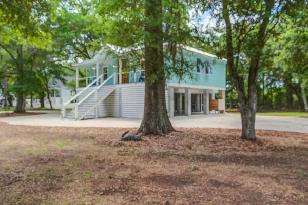 Edisto Island, SC 29438,16 Oakwood Ln