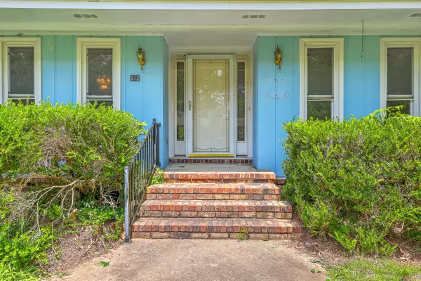 Summerville, SC 29483,312 Woodward Blvd