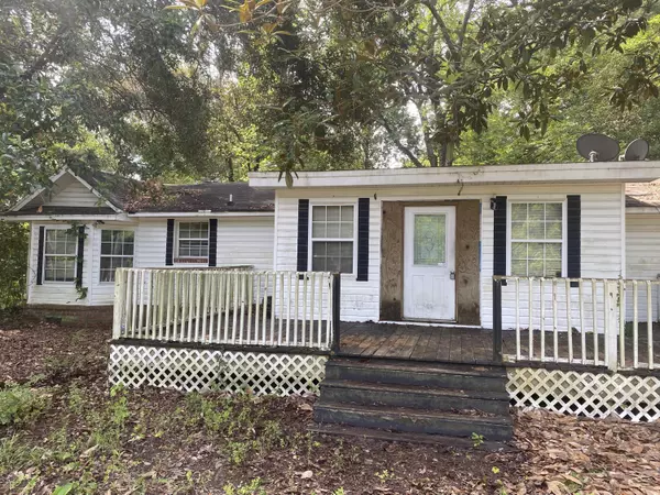 301 Haynesville Rd, Moncks Corner, SC 29461