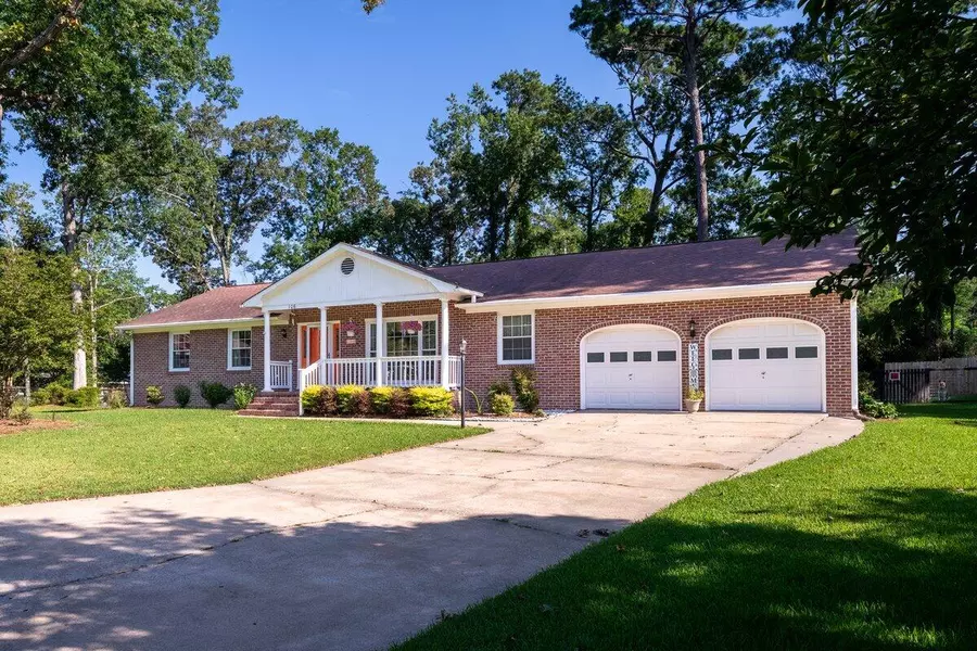 106 Labrador Ct, Summerville, SC 29485