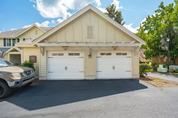 North Charleston, SC 29418,5511 Colonial Chatsworth Cir