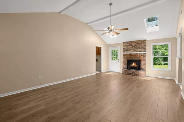 North Charleston, SC 29406,8116 Long Shadow Ln