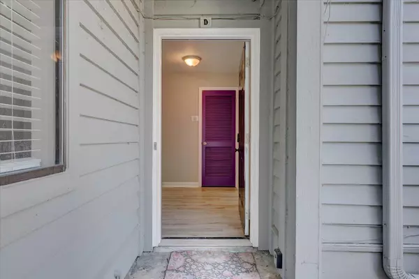 North Charleston, SC 29406,8483 Yadkin Cir #D