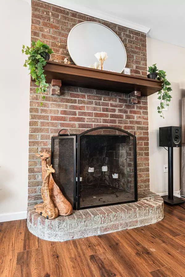 Summerville, SC 29483,214 E Edgefield Dr