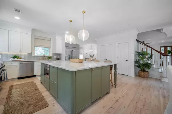 Mount Pleasant, SC 29464,108 Live Oak Dr