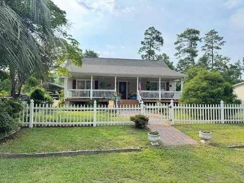 1062 Manning Dr, Summerton, SC 29148
