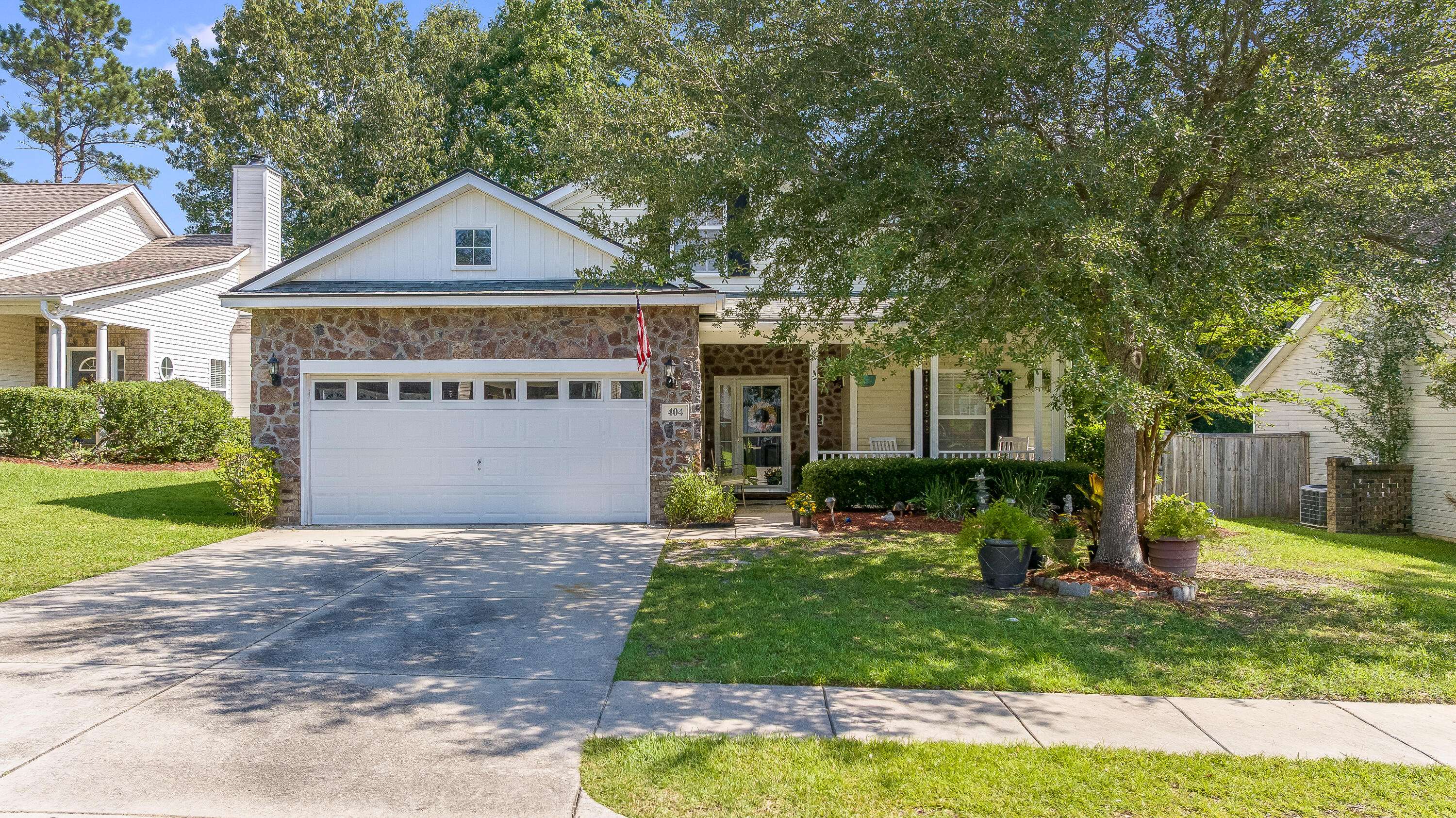 404 Norwood Ct, Moncks Corner, SC 29461
