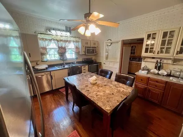 Saint Matthews, SC 29135,103 Mack St