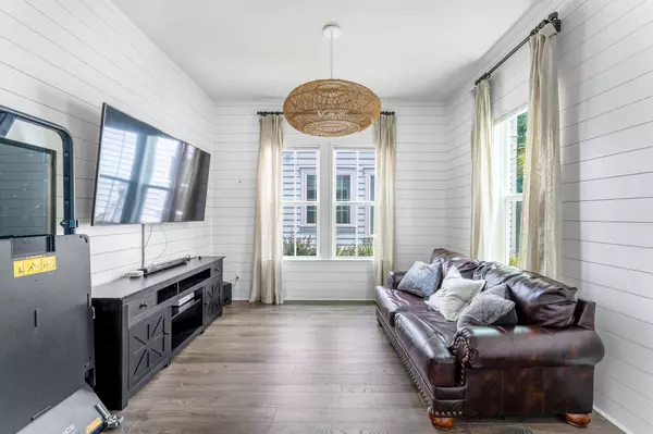 Summerville, SC 29483,120 E Respite Ln