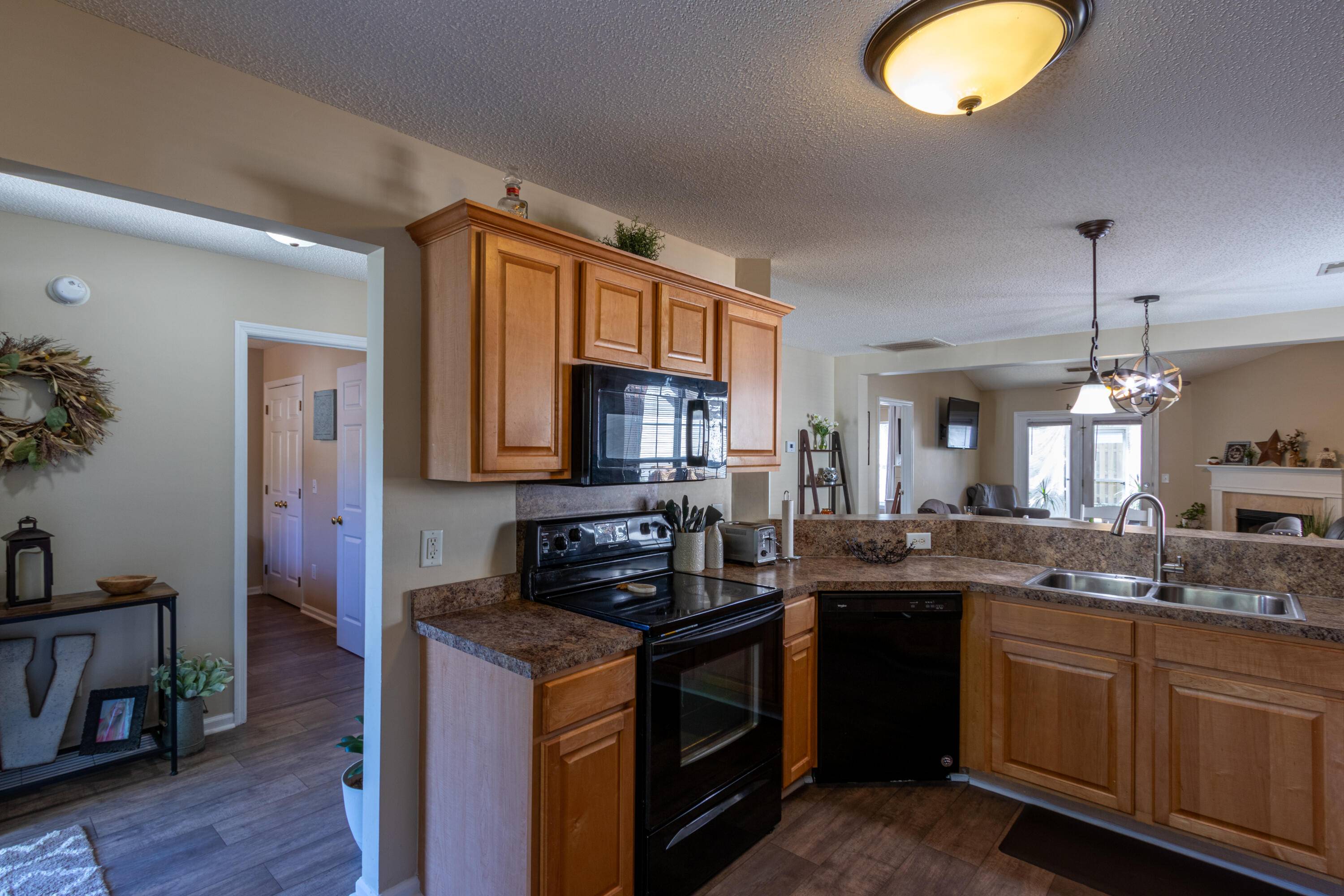 Hanahan, SC 29410,7322 Stoney Moss Way