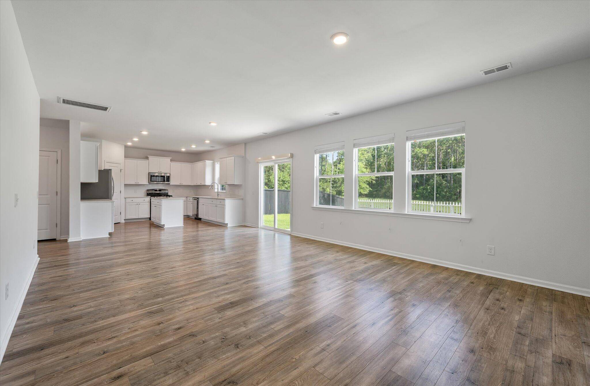 Summerville, SC 29483,425 W Respite Ln