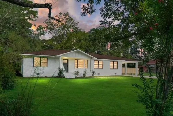702 N Palmetto St, Summerville, SC 29483