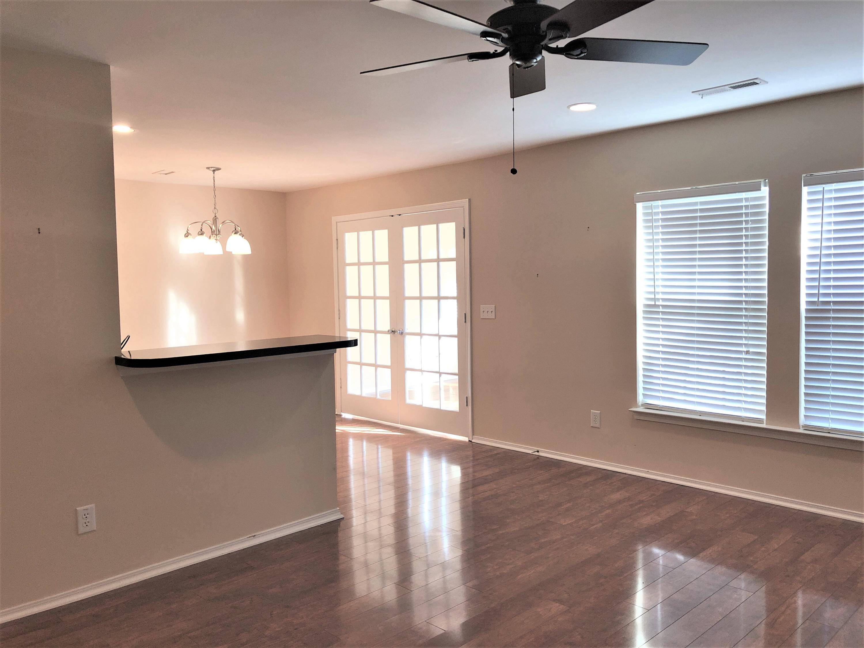 North Charleston, SC 29420,5150 Trump St #2002