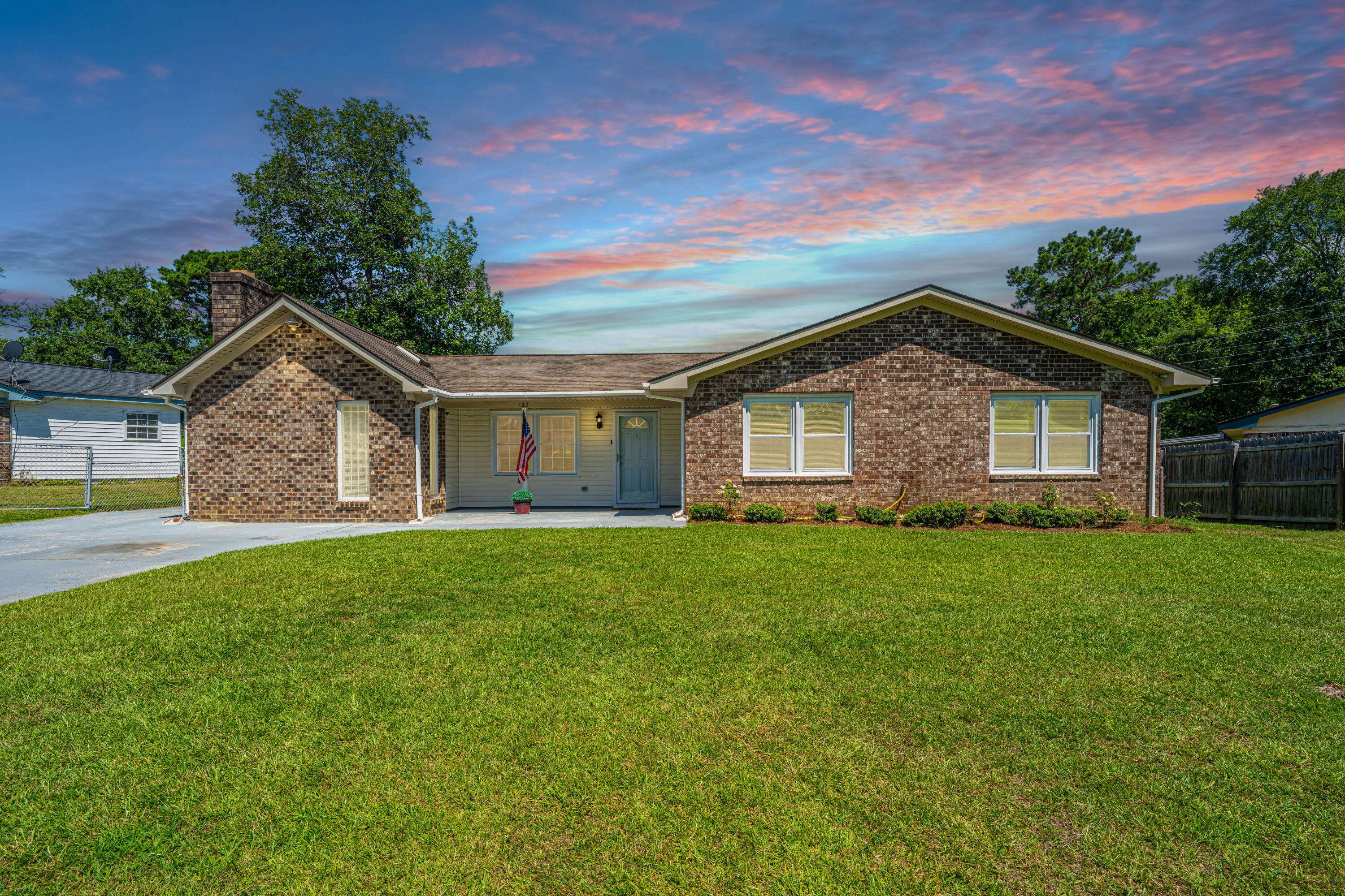 127 Rahway Rd, Goose Creek, SC 29445