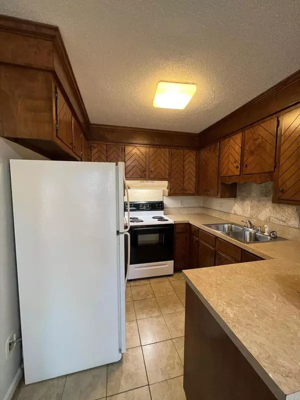 Charleston, SC 29412,1056 Yorktown Dr