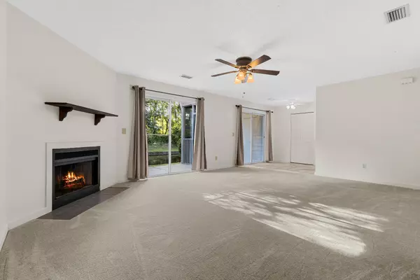 North Charleston, SC 29418,7950 Parklane Ct #C