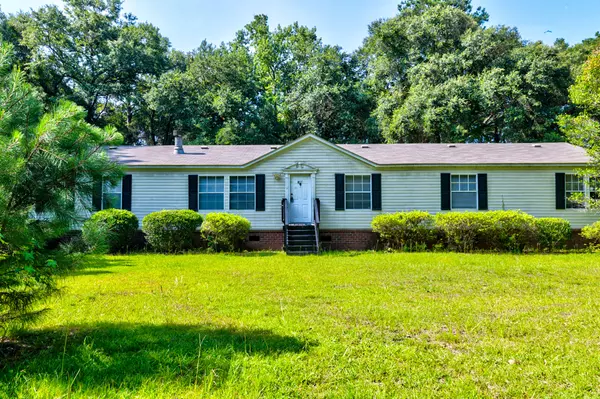 8111 Jareds Landing Rd,  Adams Run,  SC 29426