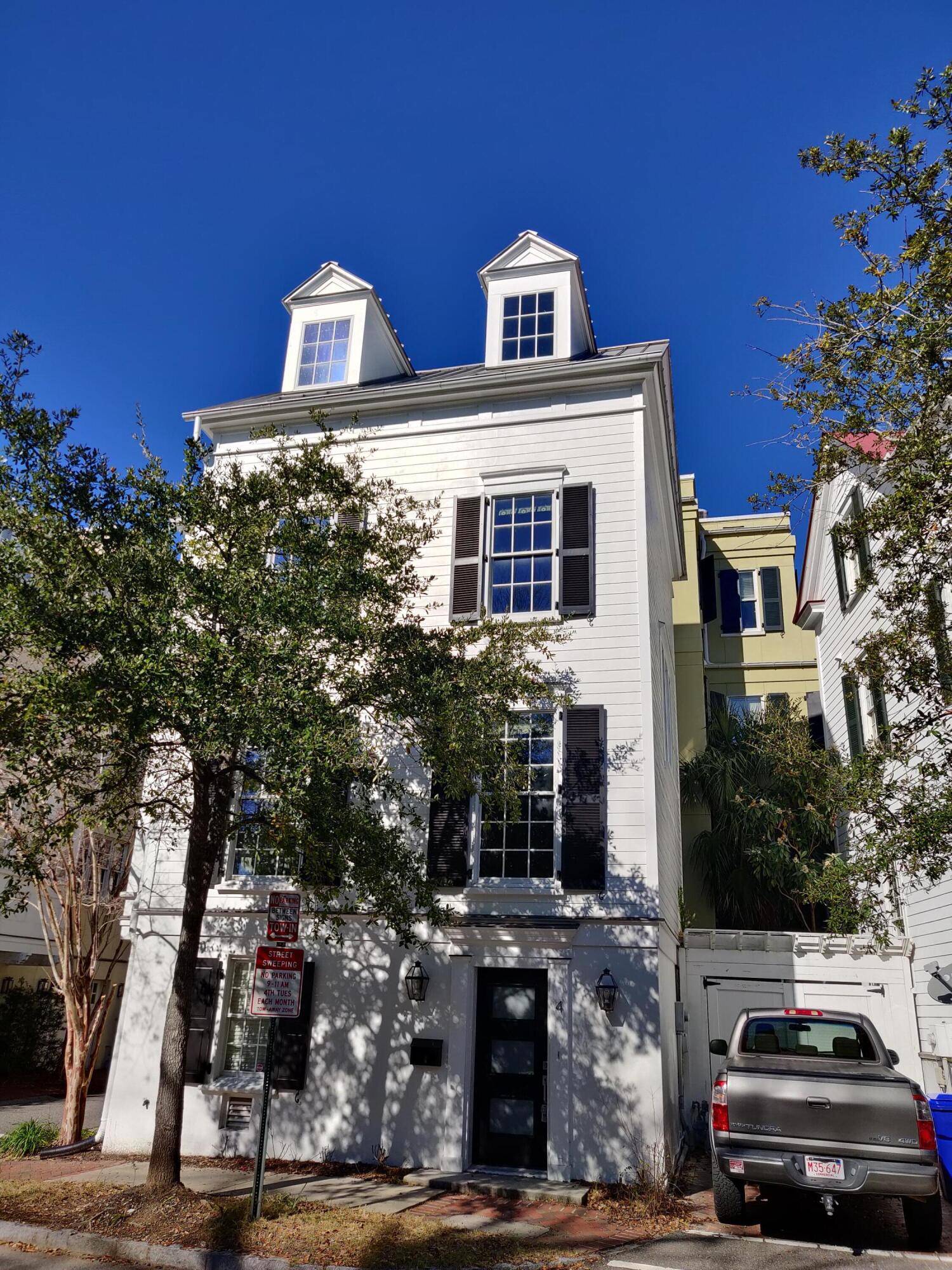Charleston, SC 29403,4 Marion St