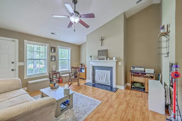 Summerville, SC 29483,1004 Providence Way