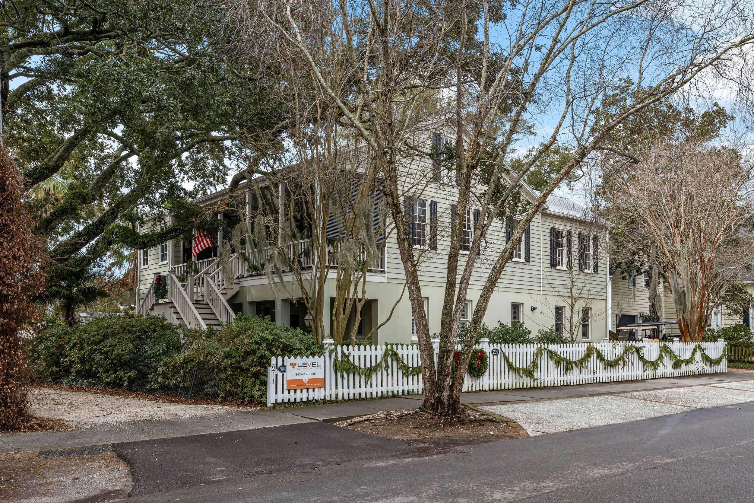 209 Bennett St, Mount Pleasant, SC 29464