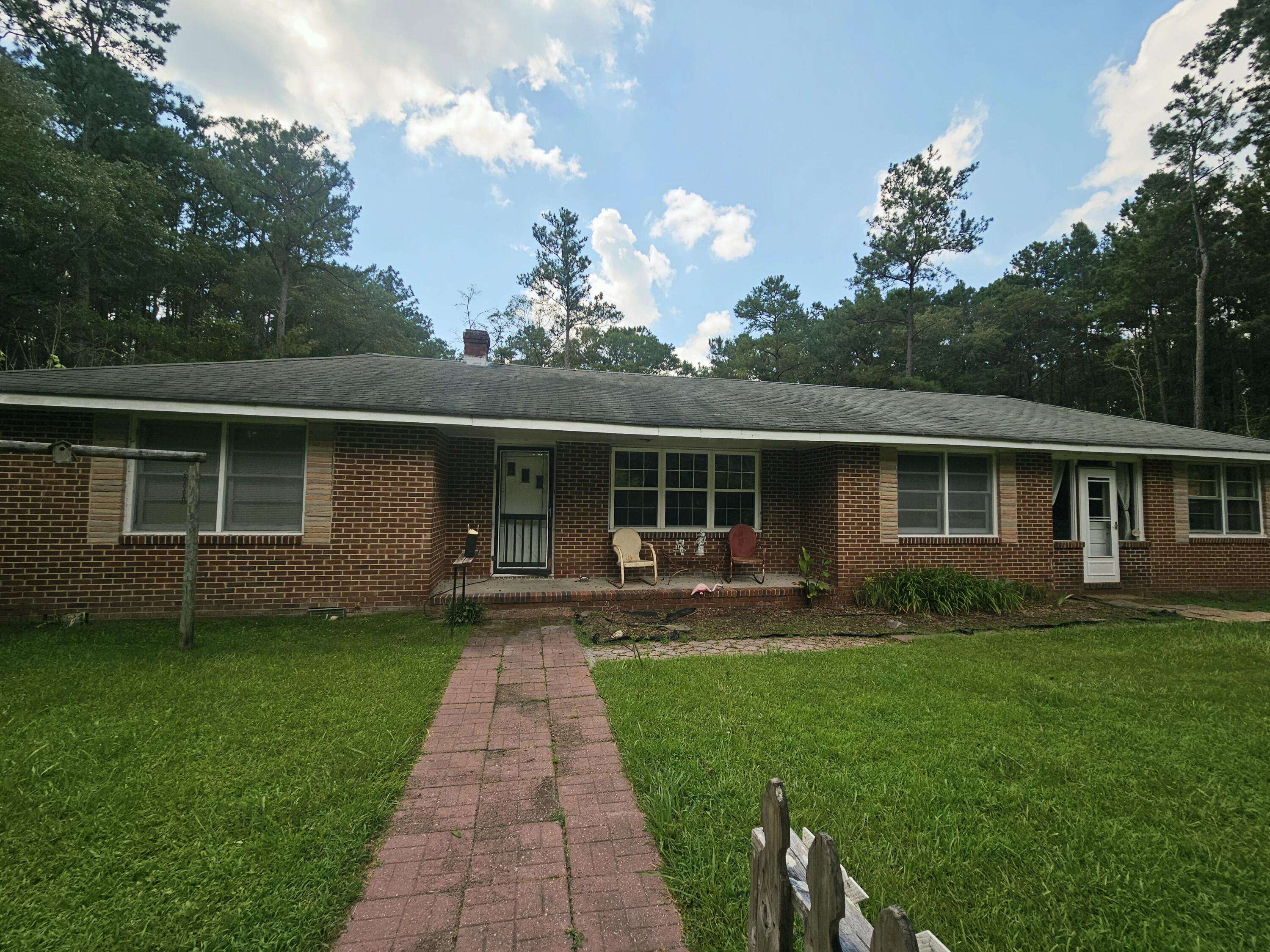 Walterboro, SC 29488,8719 Jefferies Hwy